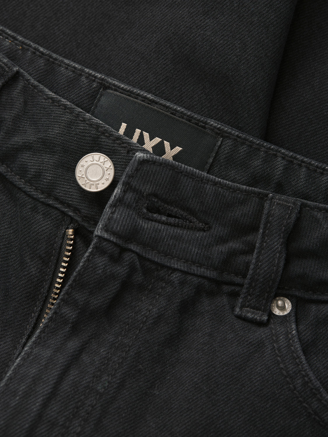 model_shot-detail